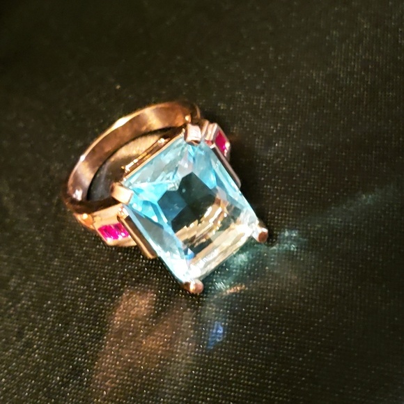 Big CZ Cubic Zircon Stone w/ Rose Gold Color Ring - Picture 5 of 5